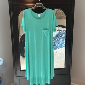Lula Roe mint green T-shirt dress.
